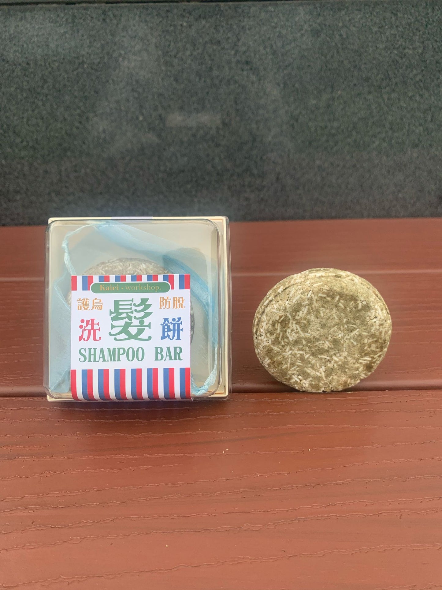 自選洗髮餅一件 + 驅蚊噴霧+小強白蟻預防磚